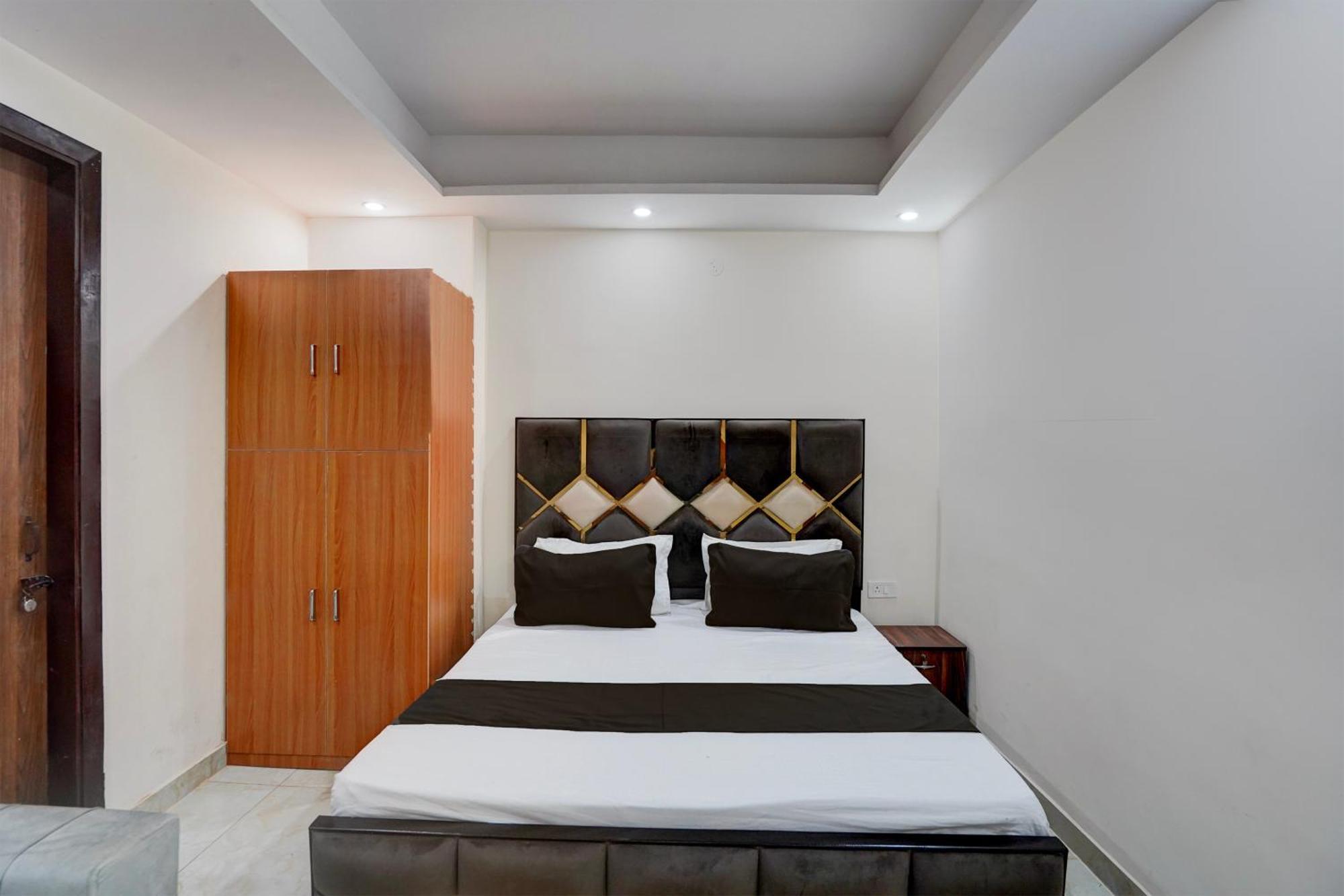 Hotel O R.N Residency Hotel กาเซียบัด ภายนอก รูปภาพ