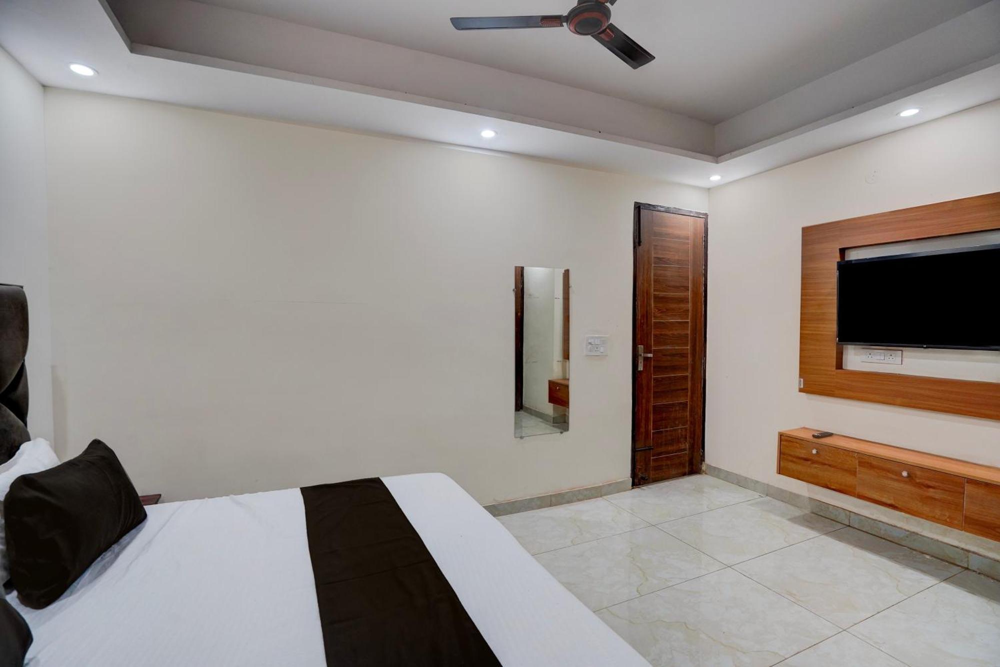 Hotel O R.N Residency Hotel กาเซียบัด ภายนอก รูปภาพ