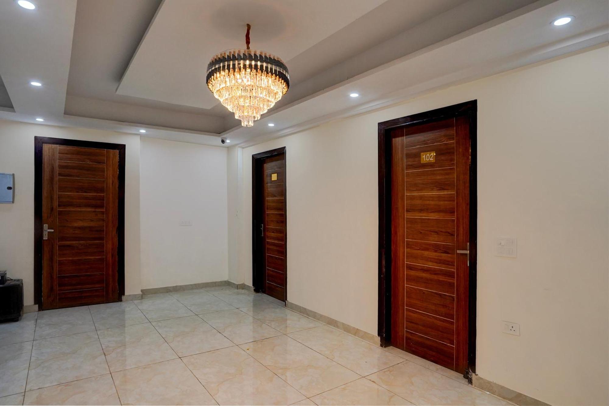 Hotel O R.N Residency Hotel กาเซียบัด ภายนอก รูปภาพ